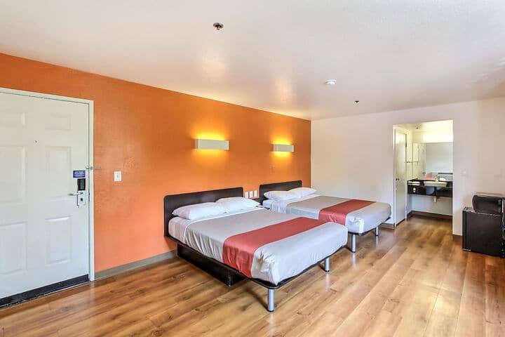 Room 9 of 47