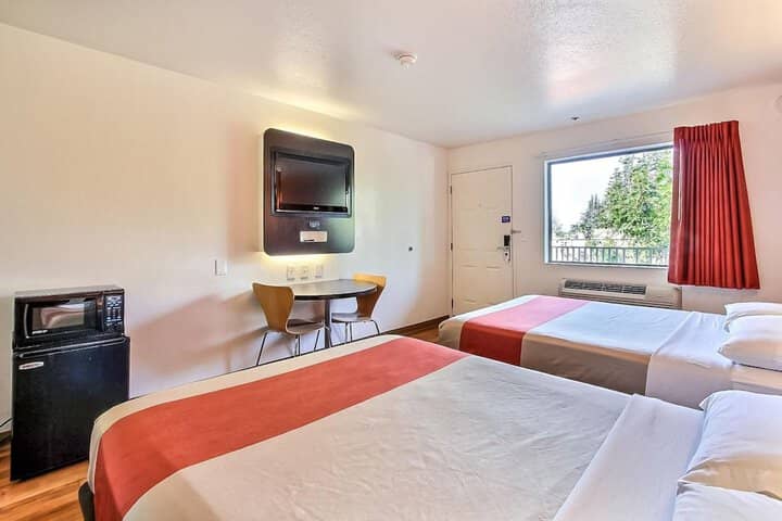Room 8 of 47