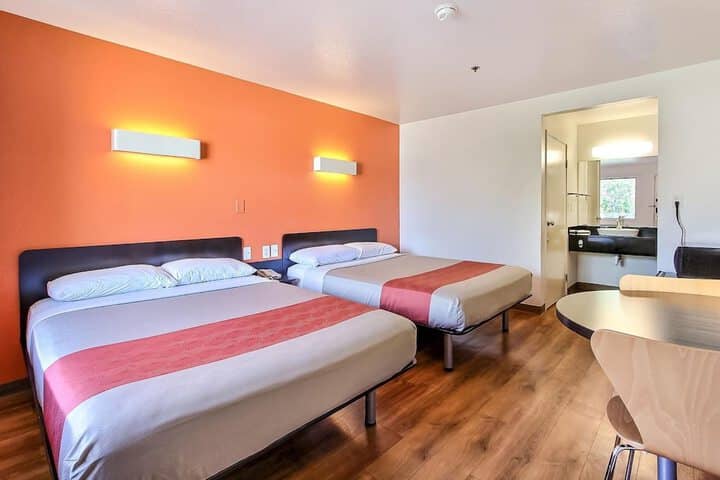 Room 10 of 47