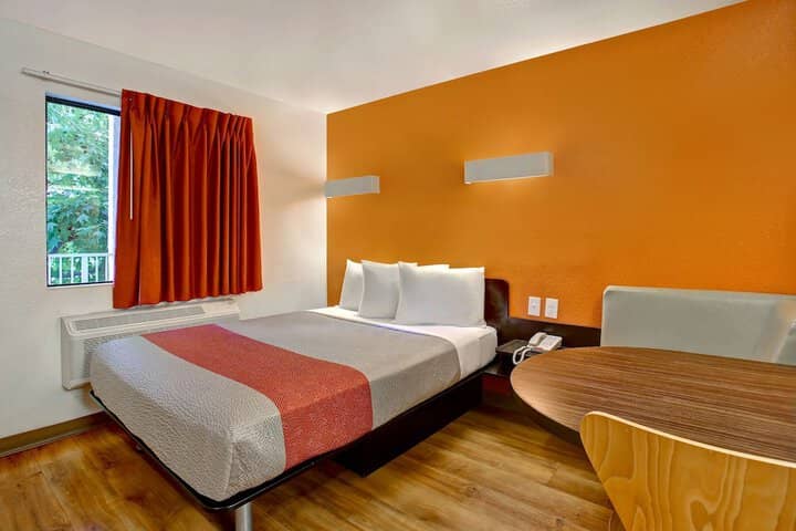 Room 18 of 47