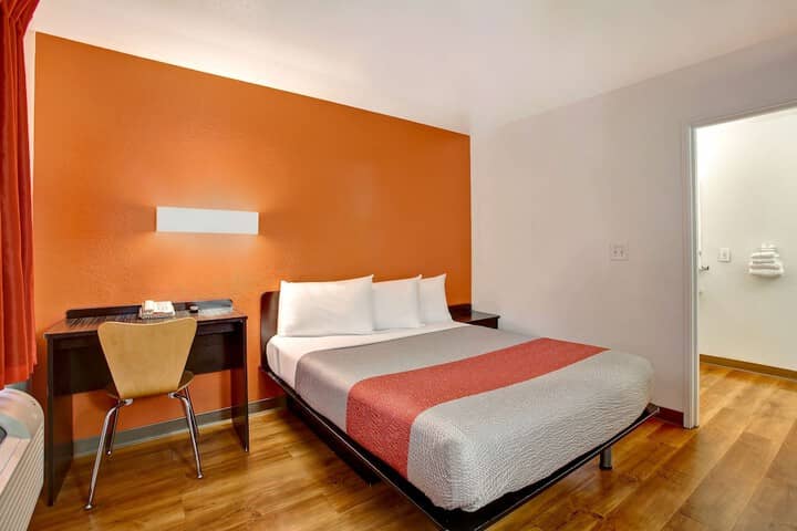 Room 19 of 47