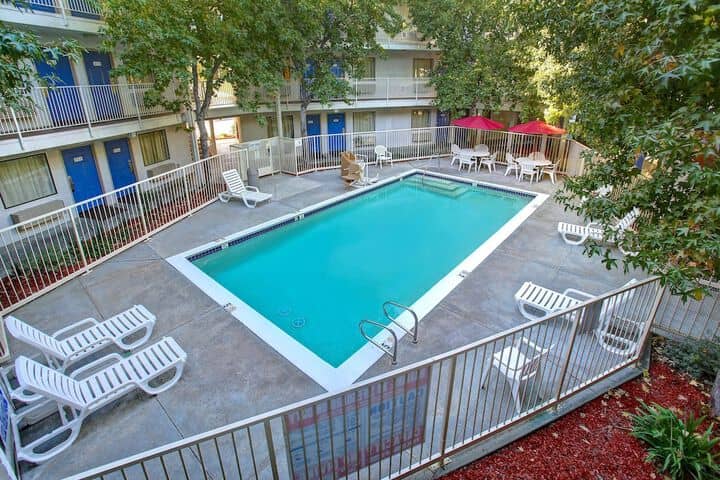 Pool 28 of 47