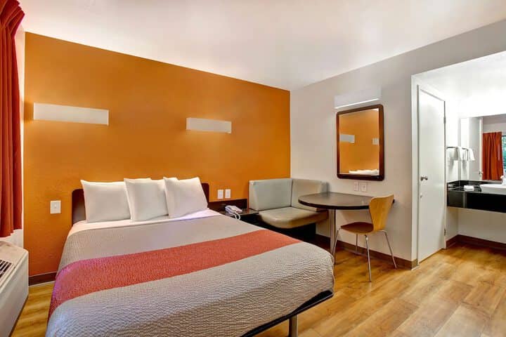 Room 21 of 47